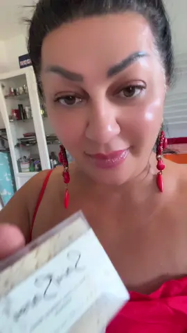 A post by @ladylia77 on TikTok caption: #viralvideos #распаковка #красота #beauty #flypシ #SkinCare 