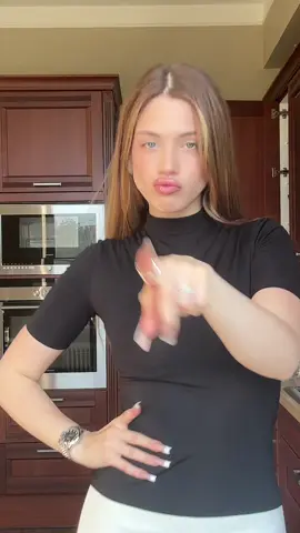 A post by @akyuliychfan0003 on TikTok caption: Ненавижу я тибя