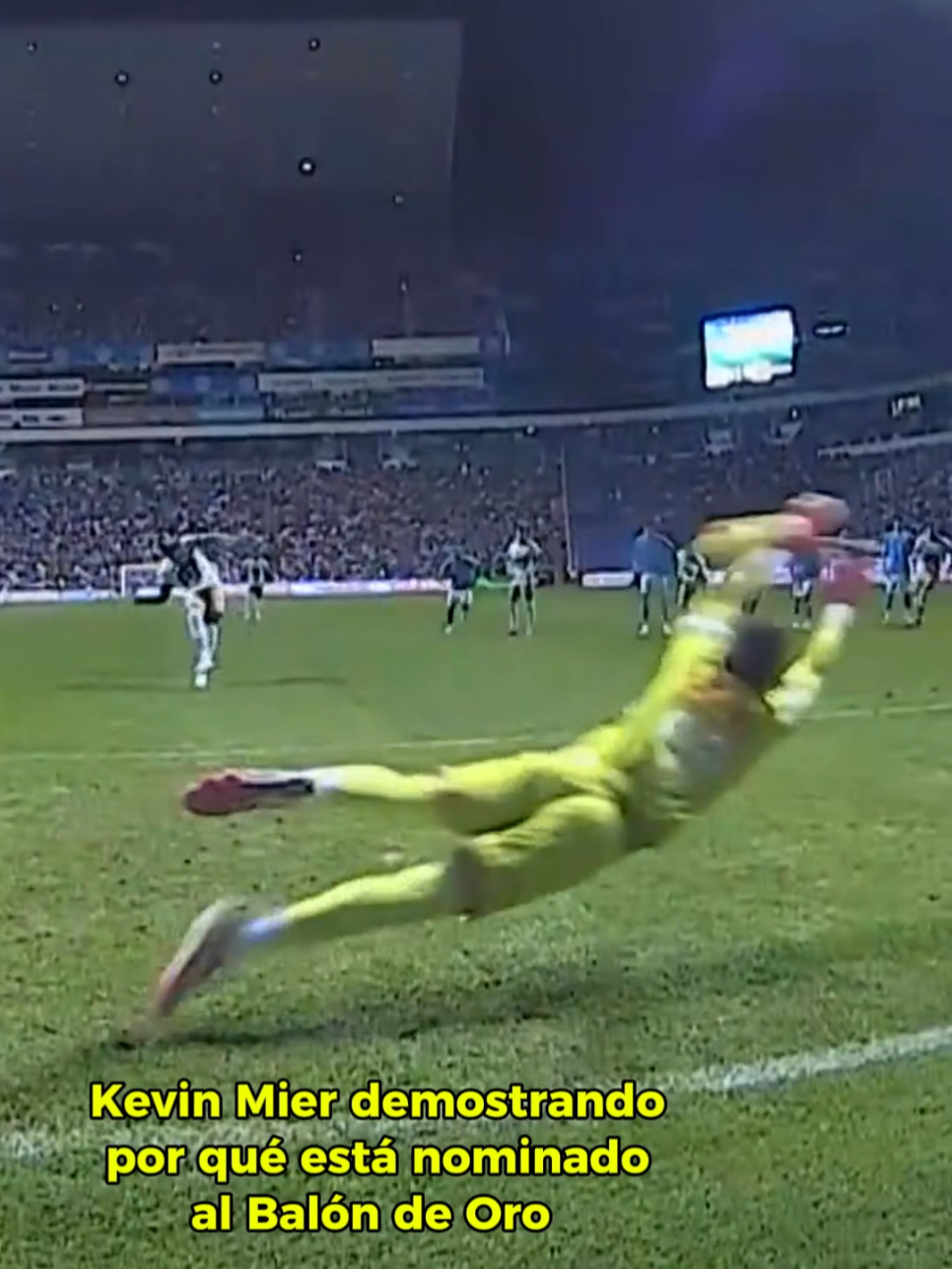 A post by @tudnoficial on TikTok caption: Kevin Mier enamoró a la Liga MX con sus actuaciones😮‍💨⚽ 🤩 ¡Este domingo al terminar la Copa Oro no te pierdas la gala del #BalónDeOro de la Liga MX! 🏆🇲🇽