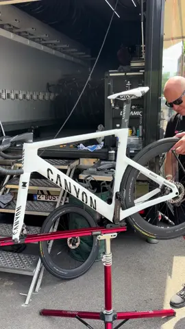 A post by @canyon_bicycles on TikTok caption: MVDP’s Aeroad CFR ✨  #MyCanyon #AeroadCFR #CustomMade 