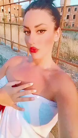 A post by @anastasia27g on TikTok caption: io e il mio amore dentro me tutto ciò che importa ❤️