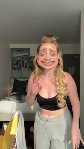 A post by @marie.akashaa on TikTok caption: C’est physique d’être en retard 🧌