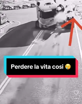 A post by @quizpatenteofficial on TikTok caption: #quizpatente #neith #autoscuola 