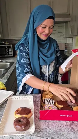 A post by @wahidastinyworld on TikTok caption: #tiktokviral #vlog #foryoupage❤️❤️ #trending #fyppppppppppppppppppppppp #tiktok #fypシ #foryoupage #foryou #tiktokviralvideo #brunch #summervibes #summer 