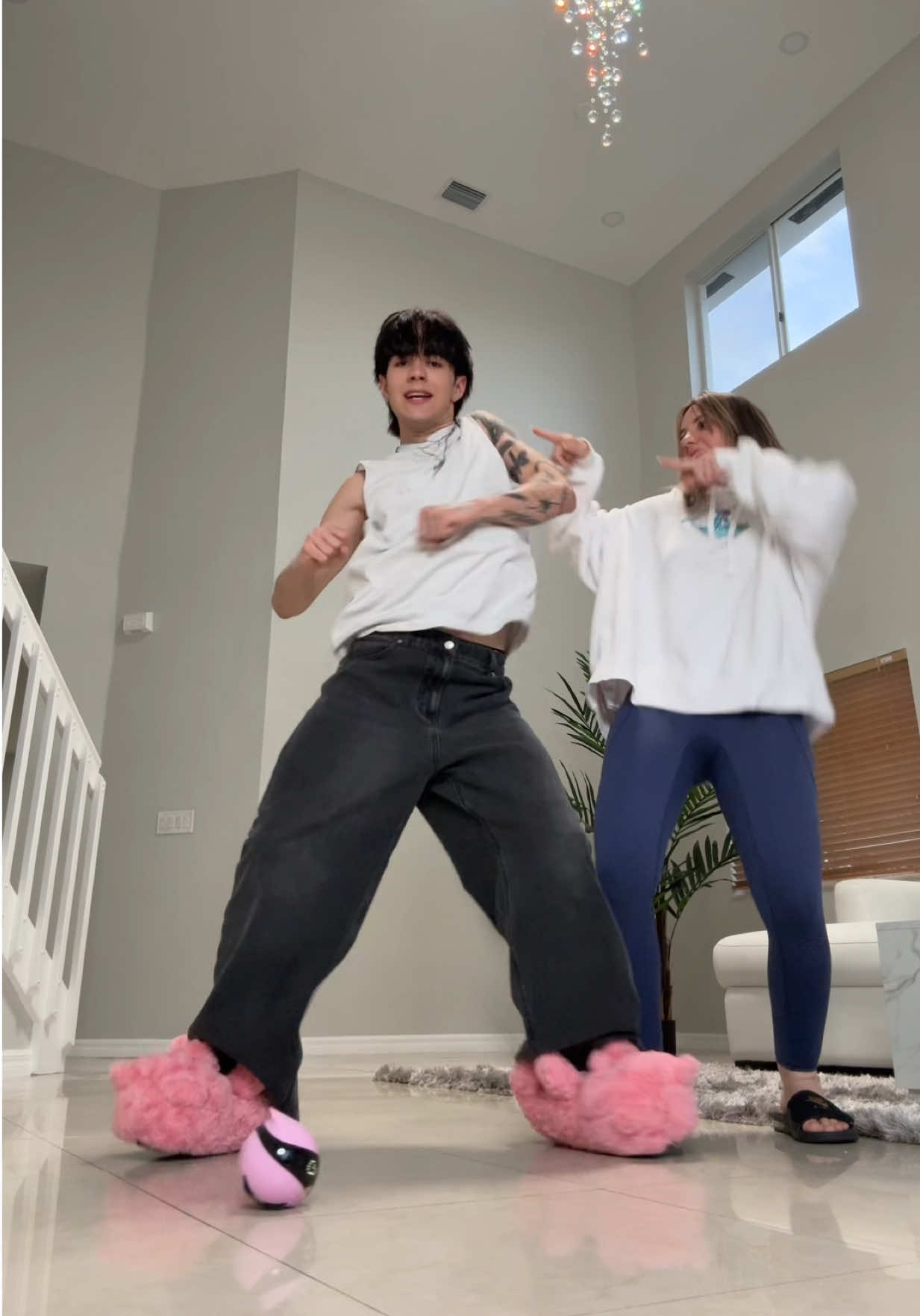 A post by @carlhoos_ on TikTok caption: La dio toda Carol 🤖😍🫦 #carlosalbertofuentes #carlosalberto #carlhoos_ 