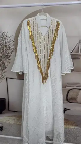A post by @abayawardrobe on TikTok caption: #abaya #abayadress #forsummer#comfydress #abayastyle #abayafashion #muslim #muslimclothing #eid #tiktokmademebuyit  #spotlight#maydeals #dealdrops #summersale 