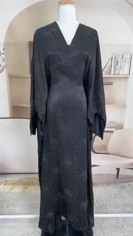 A post by @abayawardrobe on TikTok caption: #abaya #abayadress #forsummer#comfydress #abayastyle #abayafashion #muslim #muslimclothing #eid #tiktokmademebuyit  #spotlight#maydeals #dealdrops #summersale 