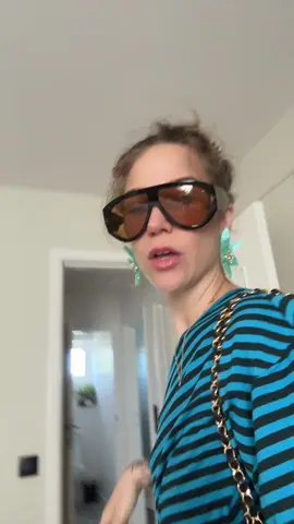 A post by @oceaneamsler on TikTok caption: Question de folie finalement 