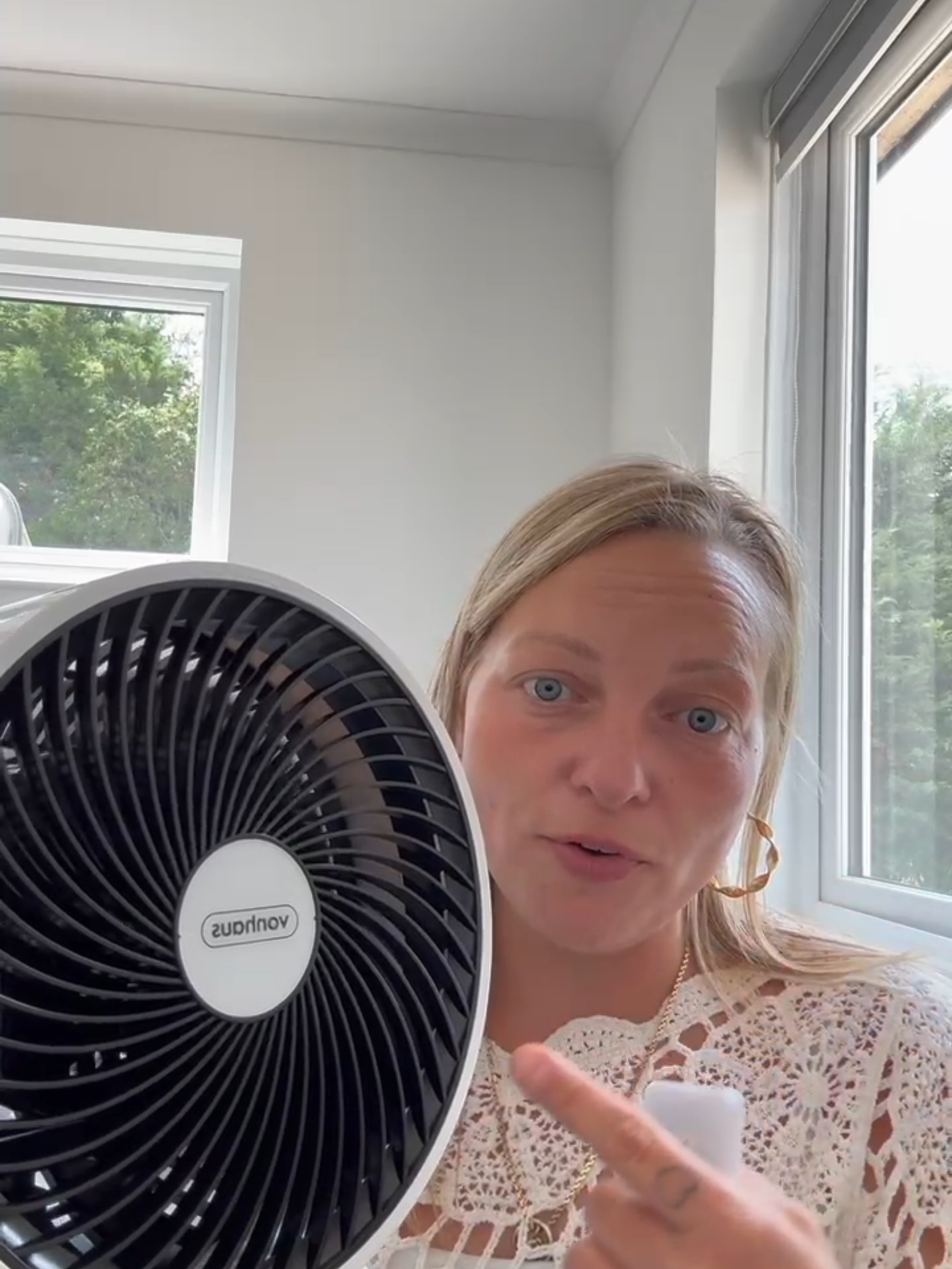 A post by @thesmithyfamily on TikTok caption: In this heat we need fans like this #teamsmithy #tiktokmademebuyit