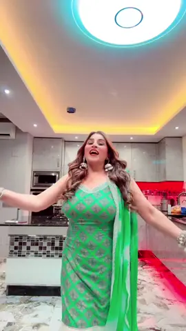 A post by @ritukaur275 on TikTok