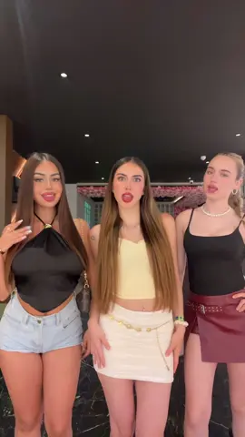 A post by @carladolss on TikTok caption: @𝐀𝐝𝐫𝐢 @Maria Ariza 