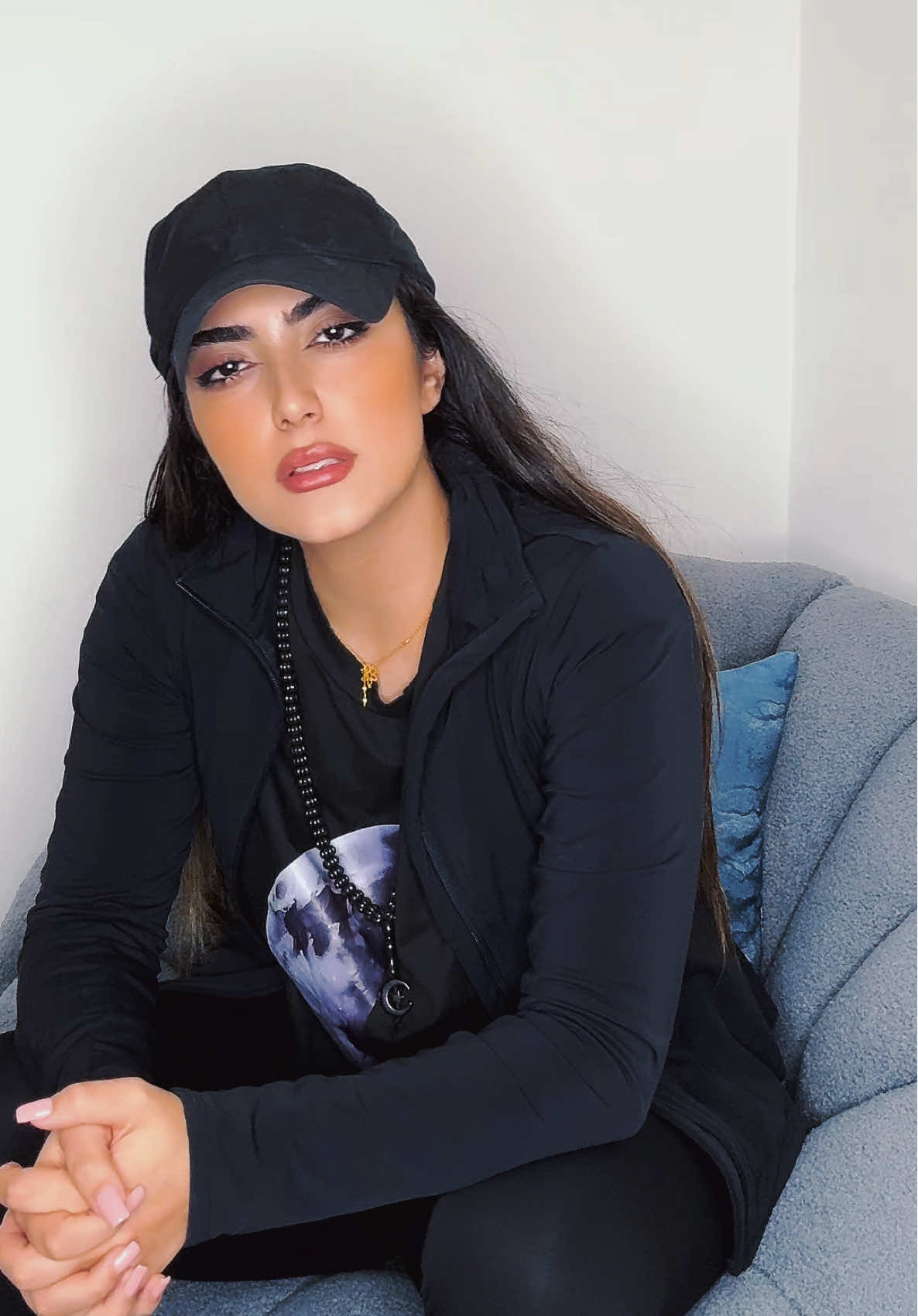 A post by @aydas on TikTok caption: 🖤🤚🏼 #محرم #نجف #كربلاء #تيك_توك_عرب 