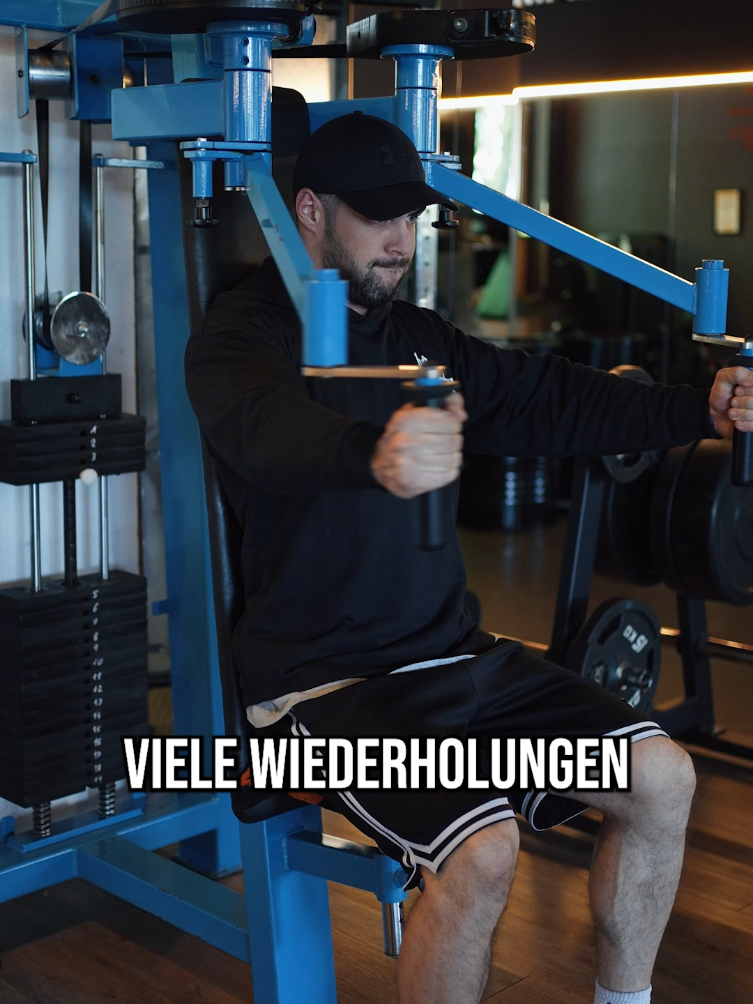 A post by @lennartfelix on TikTok caption: Wenig vs. viele Wiederholungen Anzeige für ESN