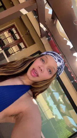A post by @dontstareitsrudeee on TikTok caption: ???