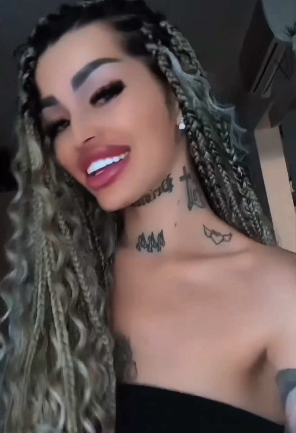 A post by @ivnmdalina on TikTok caption: #CapCut 🍒