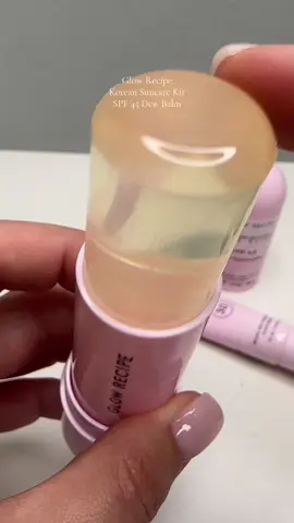 A post by @dailybeautyinspo on TikTok caption: Don’t forget how important spf is @Glow Recipe I love this dew balm! Makes it so easy to apply #glowrecipe #glowrecipespf #spf #spf45 #SkinCare #tiktokshop #tiktokmademebuyit #tiktokshopfinds #dealsforyoudays #tiktokshopcreatorpicks 
