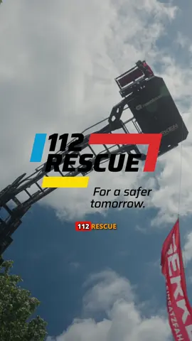 A post by @robmedc on TikTok caption: Ich möchte mich für die Verspätung entschuldigen, ich hatte nämlich nach der Messe direkt paar Dienste und anschließend die Jahresfortbildung 🫠🚑  Danke dass ihr da wart! ❤️ #rettungsdienst #112 #ems 