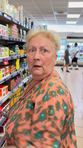 A post by @louka__m on TikTok caption: Bon au final on a du lui expliquer que c’était une blague et il était très gentil @chacool_fayaman #pourtoi #fyp #foryou 