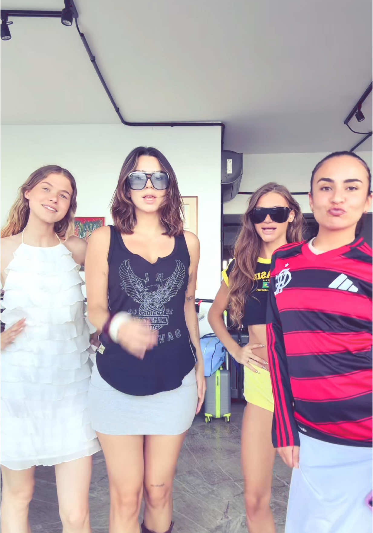 A post by @axetchrd on TikTok caption: Girls in rj #pourtoi #fyp 