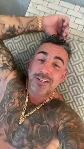 A post by @itsallinsideyourmind on TikTok caption: #getbackshadrack🗣️🗣️🔥🔥🔥 #fyp #viral  Therr no loyality or love no more 