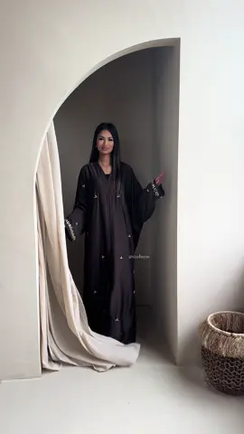 A post by @siaabayas on TikTok caption: Dame un grrr activated ✔️ #fyp #fypシ゚ #grr #fashion #ootdinspo #tiktokfashion 
