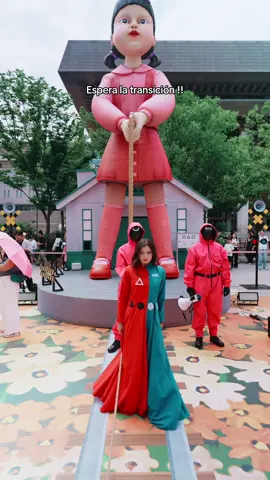 A post by @paoruizb on TikTok caption: Espera la transición ‼️😱 Te esperabas esto ??? Detrás de cámaras en mi perfil !!! #detrasdecamaras #behindthescenes #transitions 