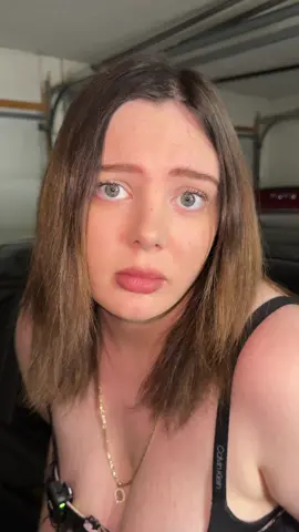 A post by @gueragringa on TikTok caption: Me quedé atrapada #gringa #humor #lagringa 