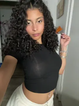 A post by @angiee.lovee on TikTok caption: #foryou 