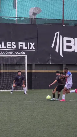 A post by @rivaldios10 on TikTok caption: Que nos pongan a la selección B de México no?👀😂 @Selección de Mexico All Stars #rivaldios #futbol 