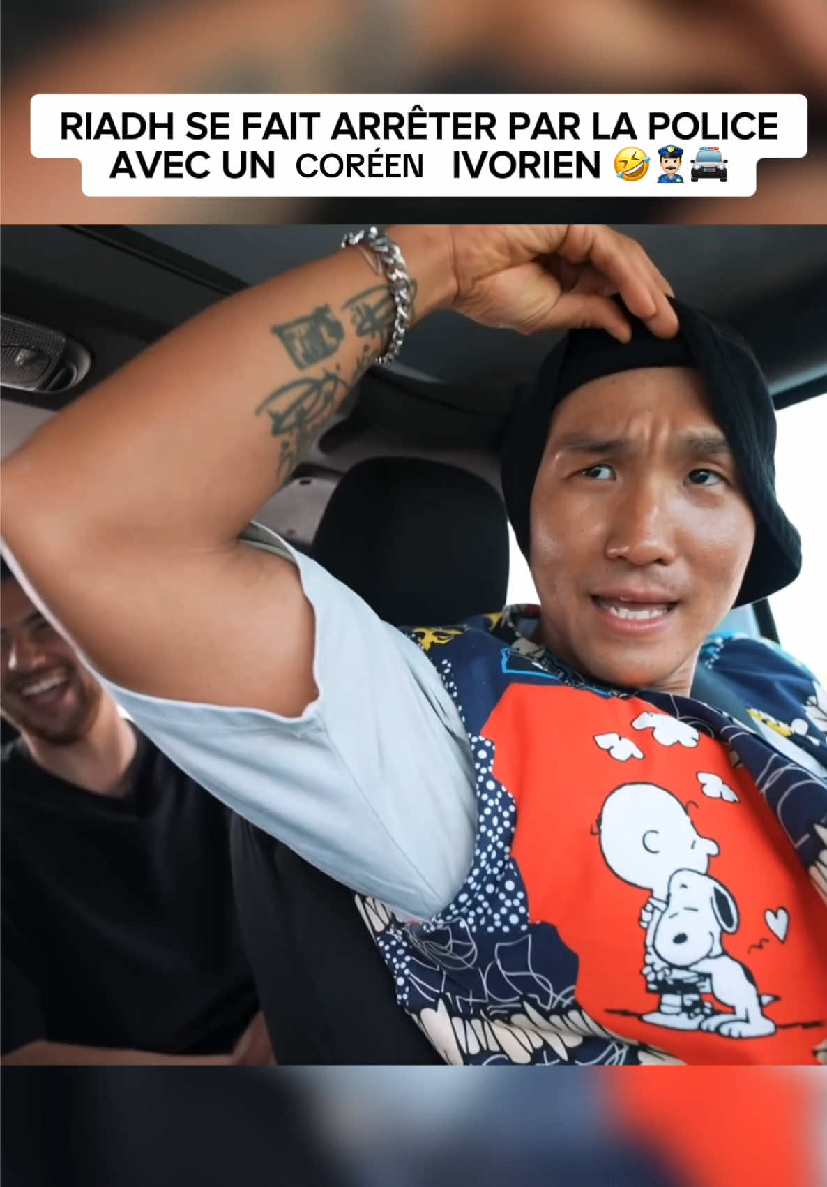 A post by @riadhlevrai on TikTok caption: On s’est fait arrêter par la police en Côte d’Ivoire  !! 🚔😳🇨🇮 @african_ryou🇨🇮🇰🇷  Vlog complet dispo sur ma chaîne YouTube !!!