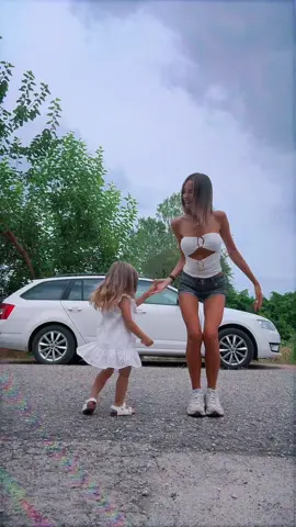A post by @aurorabaruto on TikTok caption: con la mia principessa 🤍 