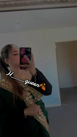 A post by @q___ueen7 on TikTok caption: @🫐H…queen 🫐💇‍♀️💅  @🤴_সাইফ_🤴  @Noureen Afrose Piya #সিলেটি_ফুরি💘🧕 #uk #trending #sylhety_furi✌🏻😎 #tik #robina #tik #foryoupagе #bdtiktokofficial🇧🇩 #🥰😜🫶