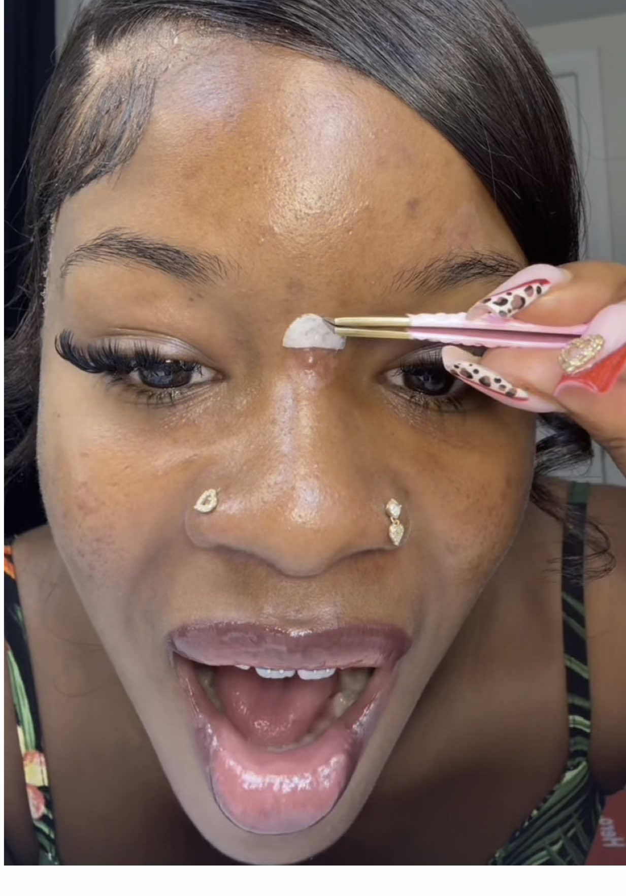 A post by @xxpushinpretty on TikTok caption: 2 in 1 ?! SOLD #poredetox #no1claymask #topkbeauty #dinosaurmask #skintok 