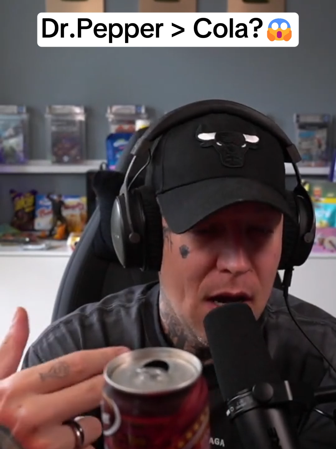 A post by @montanablackclips on TikTok caption: Dr.Pepper > Cola?😱 #monte #montanablack #montanablack88 #cola #drpepper #versus #challenge #softdrink #getränk #discussion #diskussion #chat
