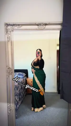 A post by @q___ueen7 on TikTok caption: @🫐H…queen 🫐💇‍♀️💅 #uk #foryoupagе #🥰😜 #fypシ゚ 