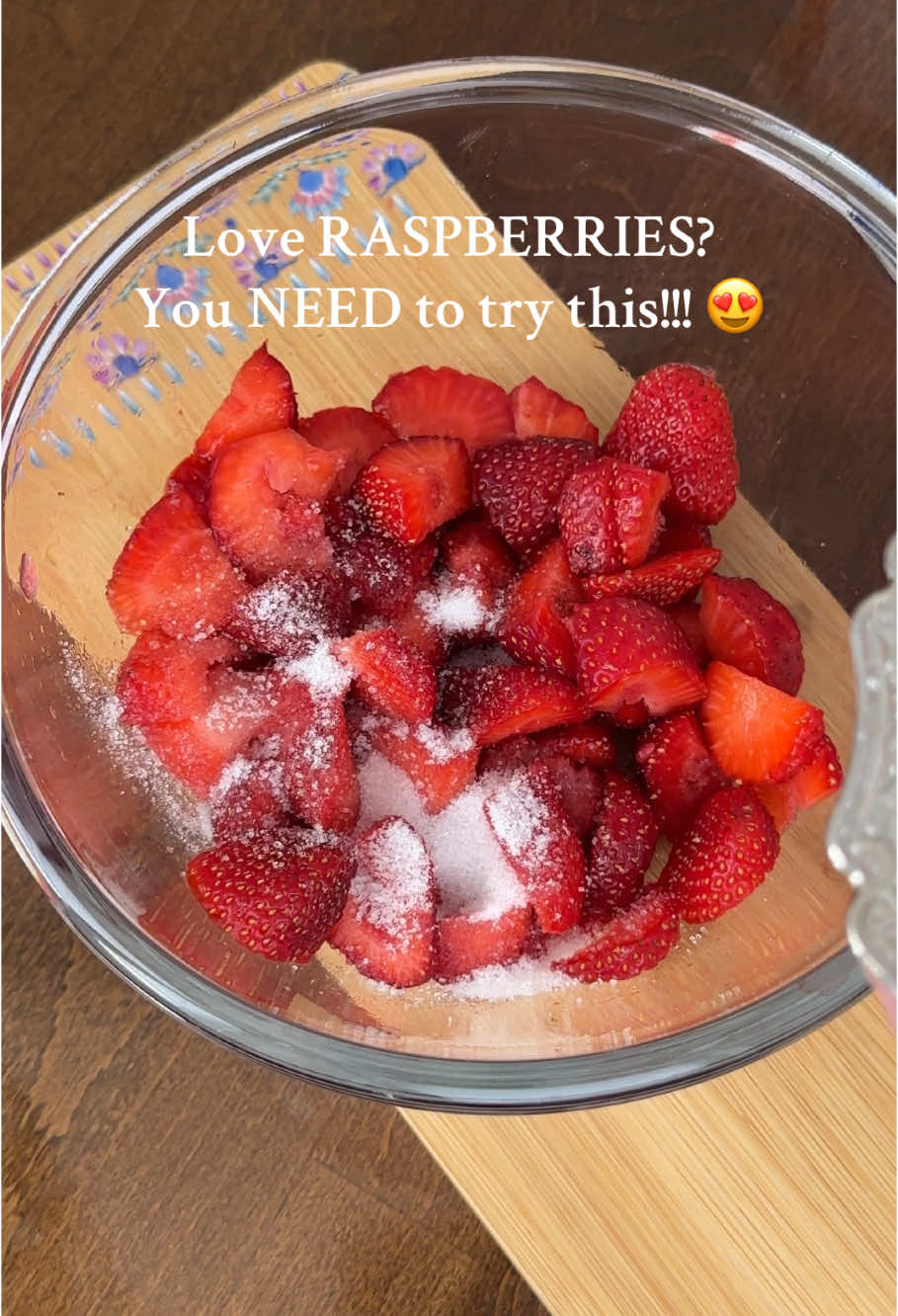 A post by @mystic.kitchenn on TikTok caption: #creatorsearchinsights #raspberry #strawberry #fy #fyp #fyy #quickrecipes 
