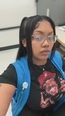 A post by @kisssonbee on TikTok caption: Lmaoo can yall guess what I said at the end #fyp #viral #21questions 