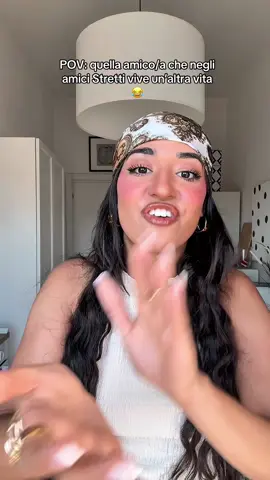 A post by @chaimaacherbal on TikTok caption: Siamo tutte come te TOTTA!! 😂😂 Sapete già a chi mandarlo 🫰🏼 #amicizia #amica #amicistretti 