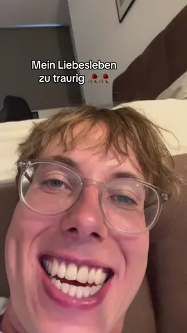 A post by @realrobyn on TikTok caption: Mein Liebesleben son Witz 😭🥀