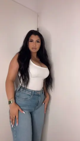 A post by @maria_mutis on TikTok caption: Insta : mary_maria329 #fyp 