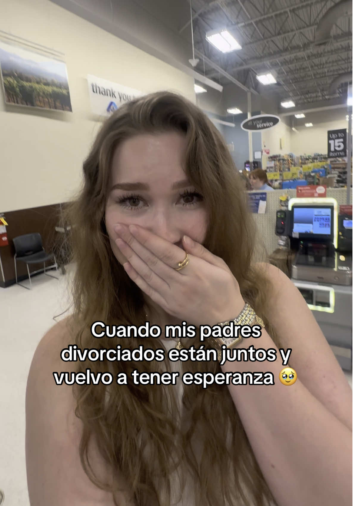 A post by @sondra_blust on TikTok caption: 15 años divorciados.. crees que hay posibilidad de que vuelvan a estar juntos 🥹