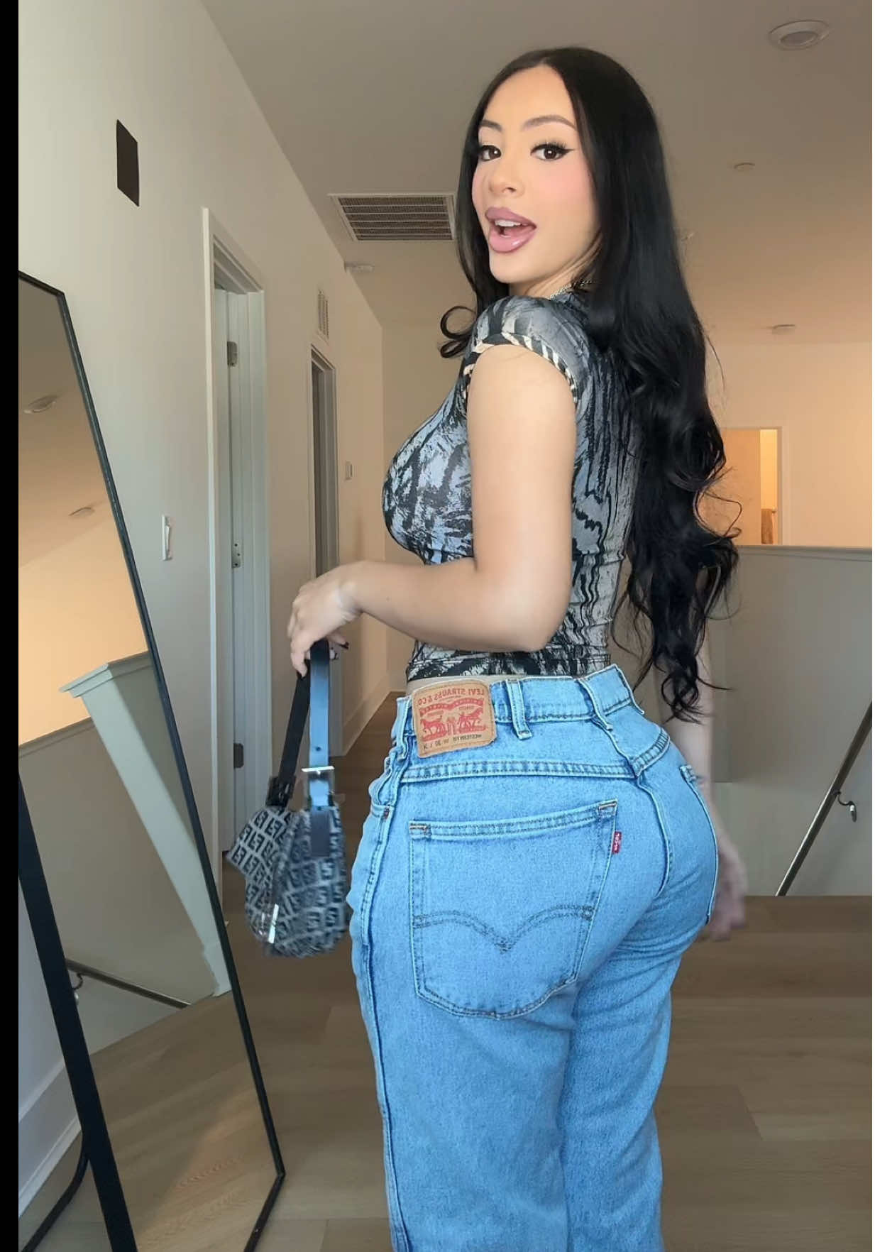 A post by @alondradessyyy on TikTok caption: Outfit of the day to go thrifting 🥰 #outfitinspo #outfitideas #ootd #levis 