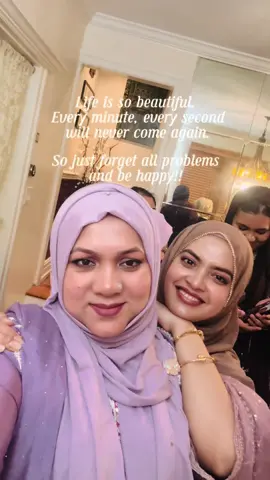 A post by @ on TikTok caption: Bestie #bestie #bff #💛 #moharani_sultu 