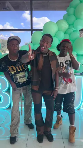 A post by @markellwashington1 on TikTok caption: The iconic Trio is back !!! @BEEJAY_TV ATL meet up was a success can’t wait to see who we meet at the rest period!!