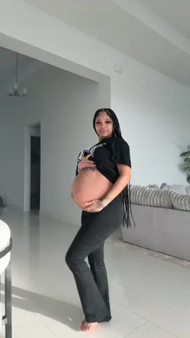 A post by @jessjustbored on TikTok caption: don’t mind the fuzz on my pants lol