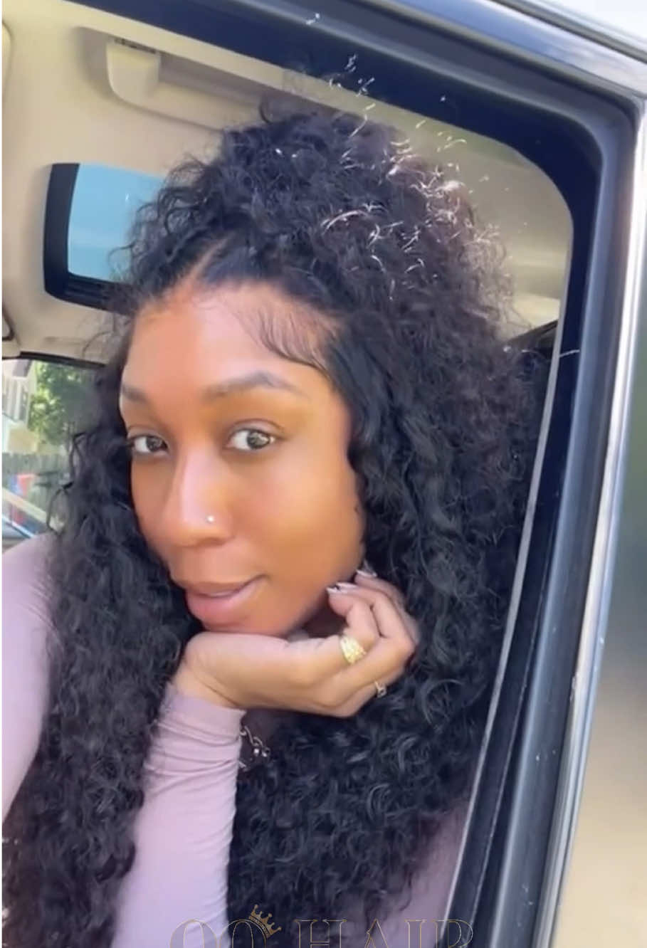 A post by @oqhair on TikTok caption: What a magic! 😲👏🏽👏🏽Totally SCALP🤩💃Get Same Wig 𝟐𝟖% 𝐎𝐅𝐅 with " Code:𝐓𝐊𝐕𝐈𝐏 " (🔗 in my bye-oh!)#oqhair #humanhair #tiktoktopwigs #gluelesswig #waterwave #wigreview #wigs 