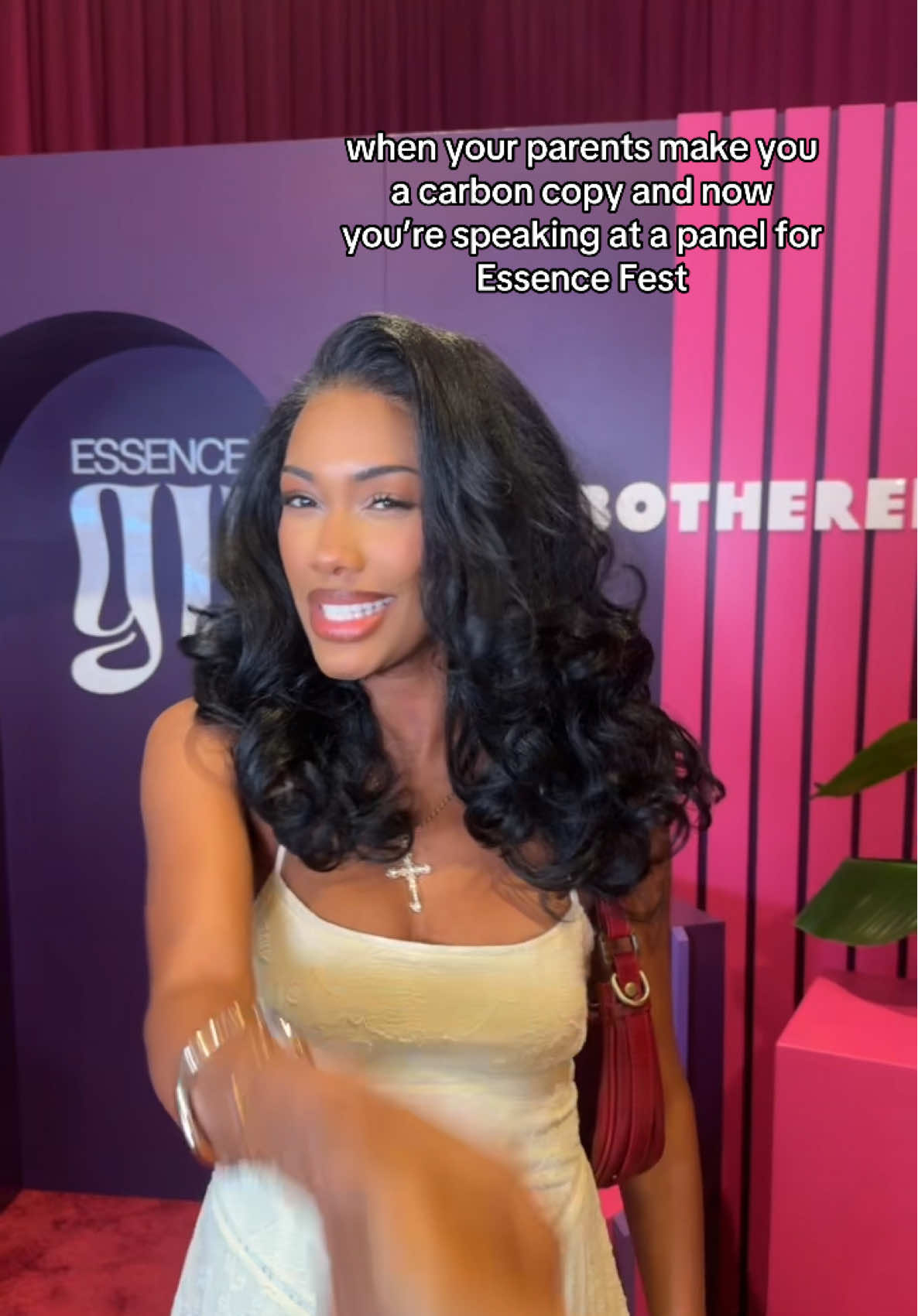 A post by @sydwinnie on TikTok caption: #sisterhood #essence @⋆°࿔ casey 𝜗𝜚°⋆ 