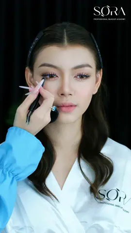 A post by @sora123ms on TikTok caption: အပြင်သင်တန်း Level-1 Makeup Class မှာသင်ပေးဖြစ်တာလေးပါရှင့်😍😍 ‼️‼️အပြင်သင်တန်းတက်ဖို့အဆင်မပြေတဲ့သူလေးတွေအတွက်အထူးသတင်းကောင်းရှိပါတယ်‼️‼️🥳🥳🥳🥳 အခြေအနေအမျိုးမျိုးကြောင့် SORA ဆီမှာ မိတ်ကပ်ပညာကိုအပြင်ကနေတက်ချင်ပေမဲ့တက်ခွင့်မရသော သူလေးတွေအတွက် 🫶🫶🫶🫶 နောက်ထပ်ရှယ်🔥🔥 စီစဉ်ပေးထားတာလေးကတော့🤩 အပြင်သင်တန်းမှာသင်ပေးဖြစ်တဲ့သင်ခန်းစာတွေအတိုင်းလုံးဝထိမိ​ သွားစေမဲ့😱အမိုက်စားOnline Class🔥 လေးထပ်ဖွင့်ပေးဖို့ရှိပါတယ်ရှင်🥳🥳 ပုံမှန်… ဒီ သင်ခန်းစာတွေက  အပြင်မှာလာသင်ရင် "သိန်း၂၀"ကျော်တောင် ကုန်ကျမှာကိုအဲ့လောက်ထိငွေကုန်စရာမလိုပဲ……. အပြင်သင်တန်းထက်စျေးလည်းအရမ်းသက်သာပြီး😱😱 🤩🤩🤩🤩အပြင်တန်းမှာသင်ပေးတဲ့ ……. 👉ဒီသင်ခန်းစာ 👉ဒီနည်းတွေအတိုင်း 👉တစ်တွေမသိမ်းအကုန်သင်ပေးဖို့ပြင်ဆင်နေတာဖြစ်လို့……  သေချာစီစဉ်ပြီးတာနဲ့သင်တန်းဖွင့်မဲ့ရက်လေးအသေးစိတ်တင်ပေးပါမယ်နော် 😘😘😘 အမိုက်စား✨"Online Class"✨ကြီးကိုလည်း ဒီလအတွင်းအမြန်ဖွင့်ပေးပါမယ်ရှင်😘 SORA ကိုအရမ်းယုံကြည်ပြီး ကြိုအပ်ချင်တဲ့သဲလေးတွေအတွက် အမြဲအထူးအခွင့်အရေးလေးပေးနေတာမို့လို့ Post မတင်ခင်ကြိုထားတယ်ဆိုရင် အရမ်းတန်တဲ့စျေးလေးထားပေးနေပါတယ်နော် 😘😘 စိတ်ဝင်စားသူများcbမှာအသေးစိတ်စုံစမ်းလို့ရပါတယ်ရှင့်#makeupacadamy #sora #makeupsora #makeupschoolinmyanmar #soraonlinemakeupclass 