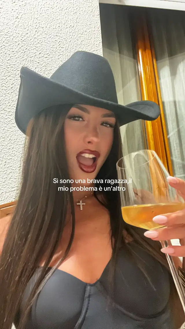 A post by @martinarinaldiii on TikTok caption: 😐