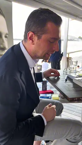 A post by @rnational_off on TikTok caption: Un cousin de Tsuki ? @Jordan Bardella 🤔🐕